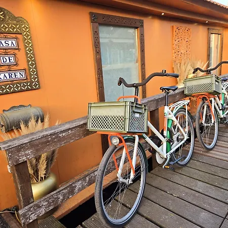 Casa Karen - Houseboat With Private Terrace Maison d'hôtes 3*