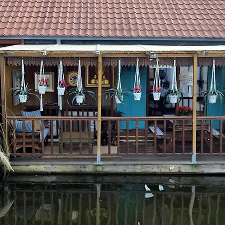 Casa Karen - Houseboat With Private Terrace Pensionat Amsterdam