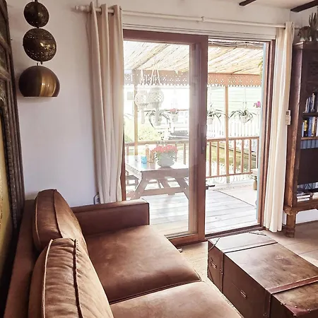 Guest house House Boat With Waterfront Terrace *