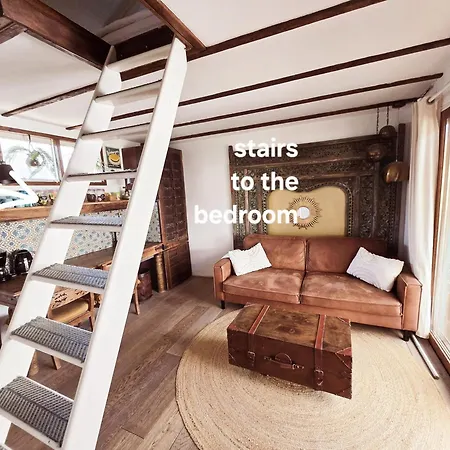 Casa Karen - Houseboat With Private Terrace Pensionat Amsterdam