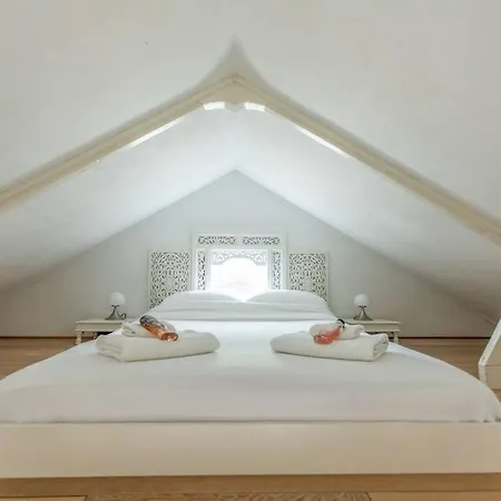 게스트하우스 Casa Karen - Houseboat With Private Terrace 암스테르담