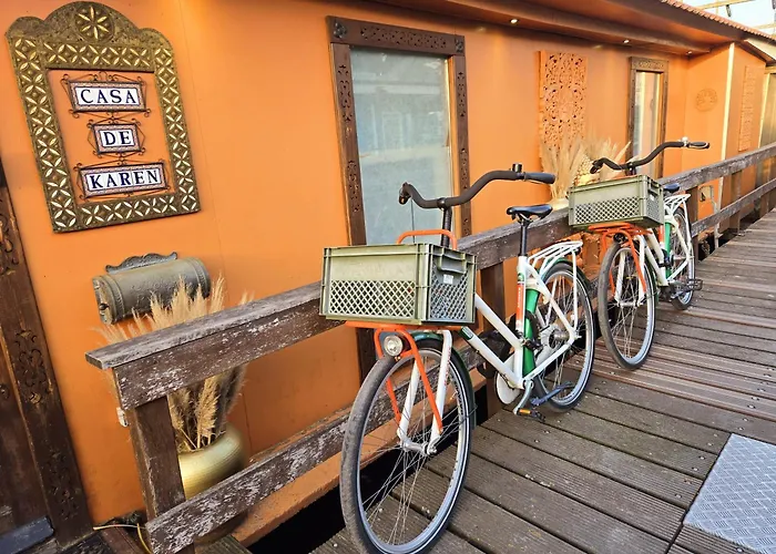 Casa Karen - Houseboat With Private Terrace Guest house 3*