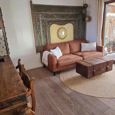 Casa Karen - Houseboat With Private Terrace